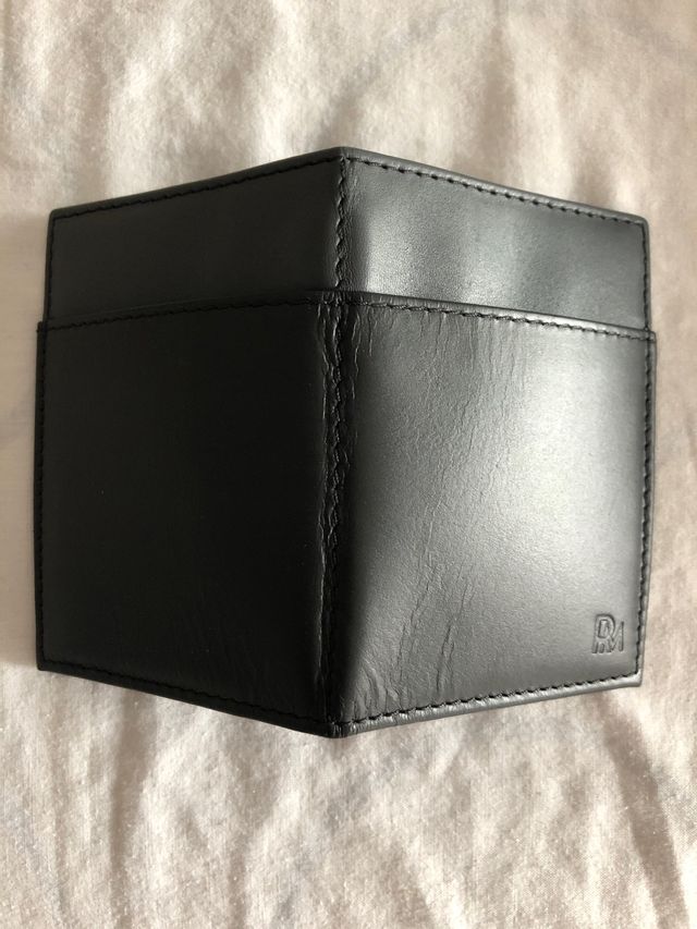 Tarjetero nuevo de piel