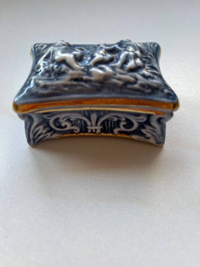 Cajita de porcelana R. Capodimonte Italy