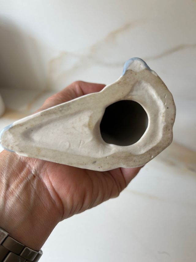 Mujer con bebé en brazos porcelana estilo Yadró