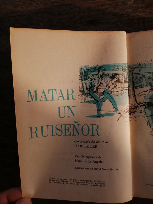 Antiguo libro con preciosas ilustraciones.