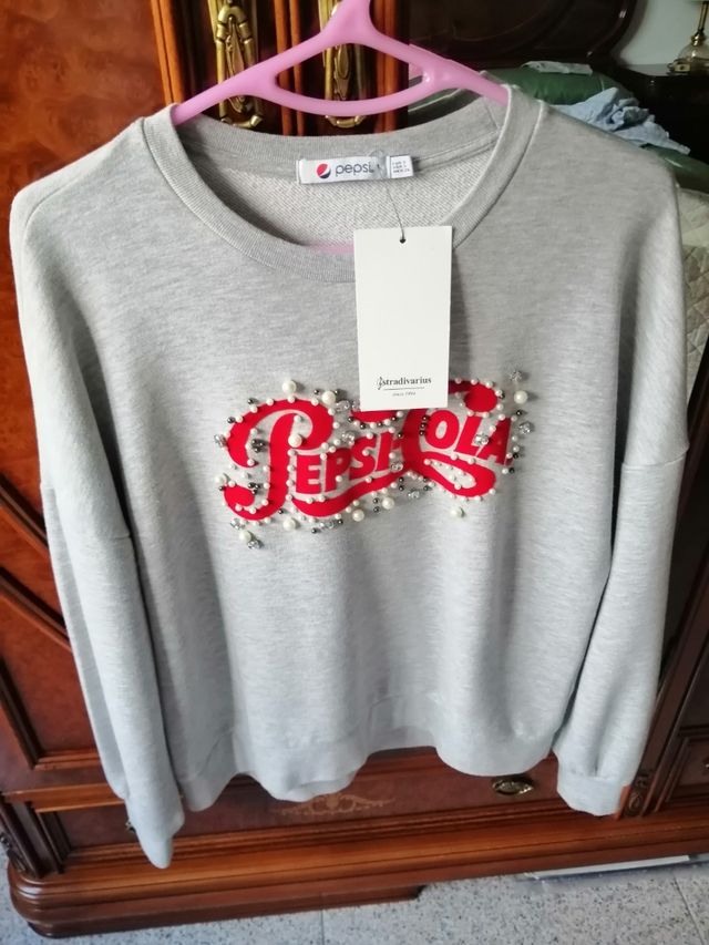 Sudadera Nueva con perlas. Talla S.