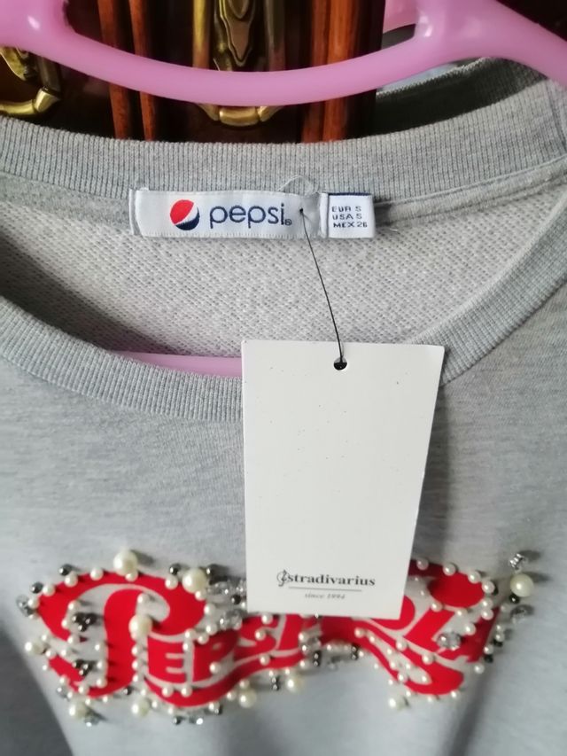 Sudadera Nueva con perlas. Talla S.