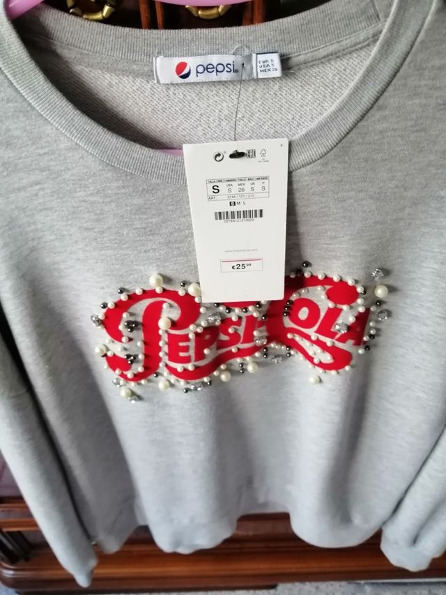 Sudadera Nueva con perlas. Talla S.