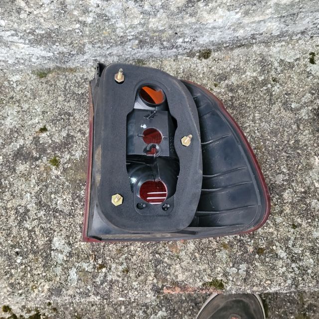 faro trasero bmw touring