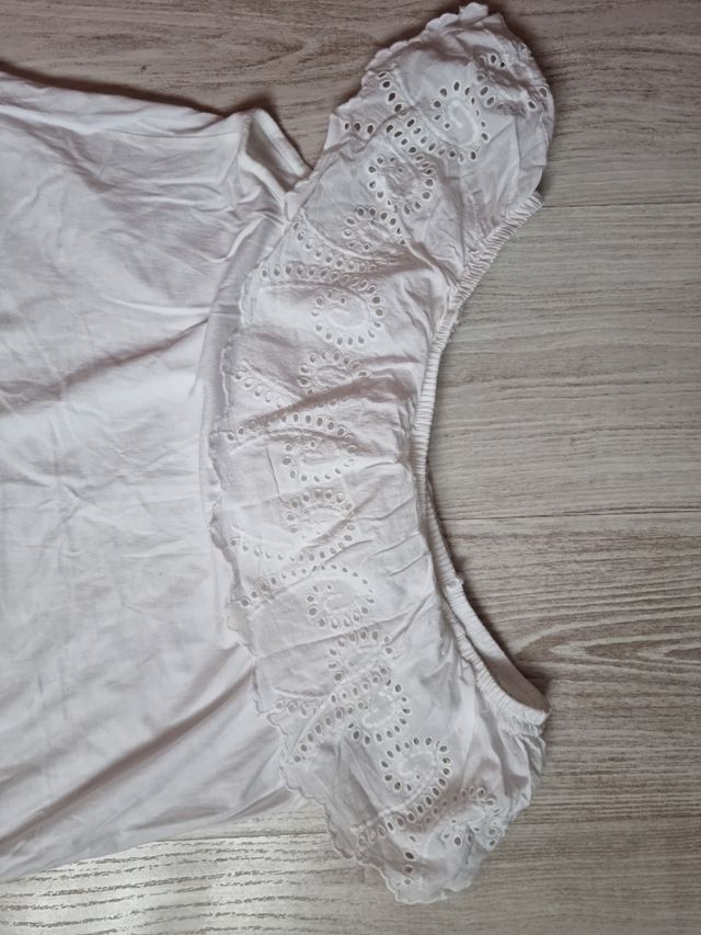 vestido blanco sin tirantes