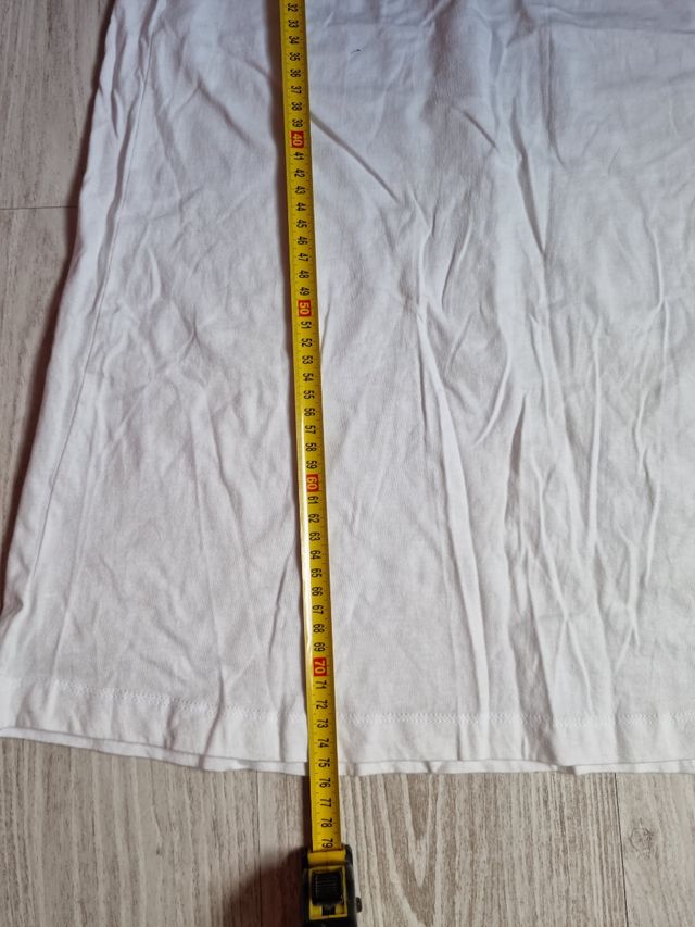 vestido blanco sin tirantes