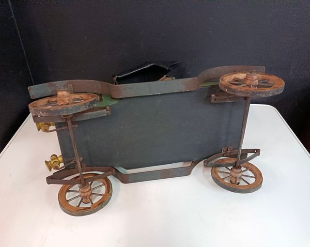COCHE ANTIGUO DE MADERA DECORATIVO