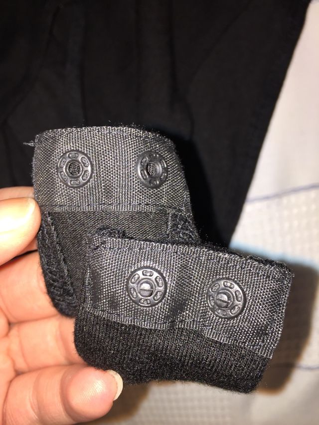 BODY NEGRO CON BELCRO DE H&M