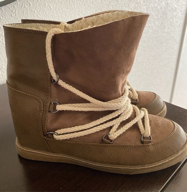 Botines marrones con cuña interior