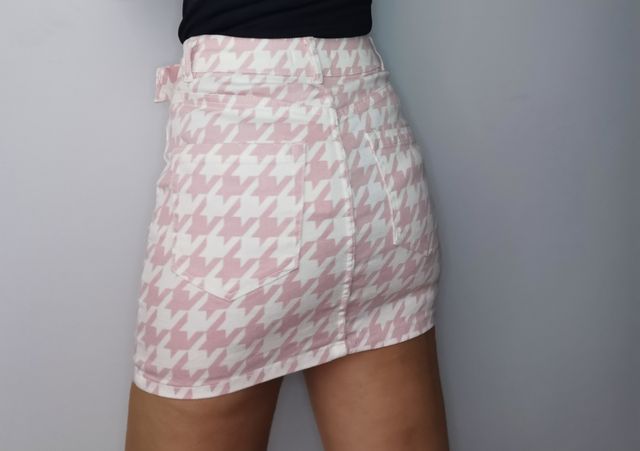Falda. Con etiqueta. Costó 18€