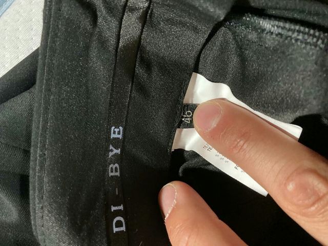 Se vende traje de hombre color azul marino SIN EST