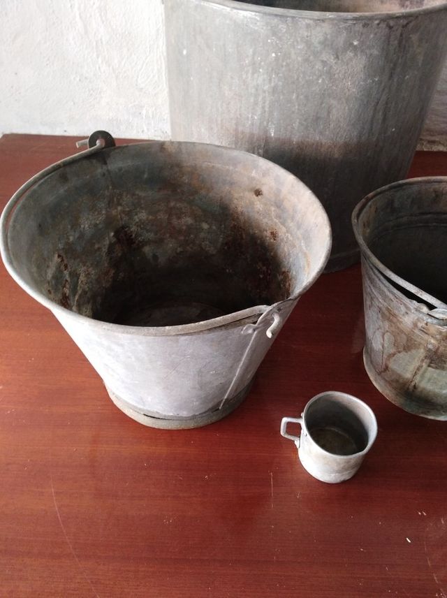 Juego de Barreño grande y 3 cubos