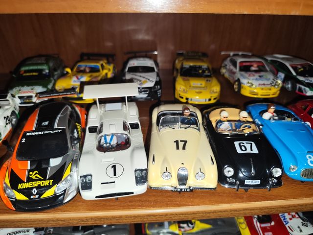 Coches Scalextric y de otras marcas
