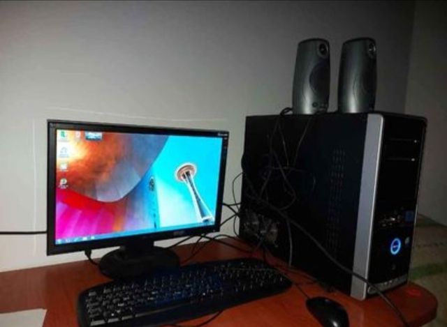 se vende ordenador de mesa asus y impresora