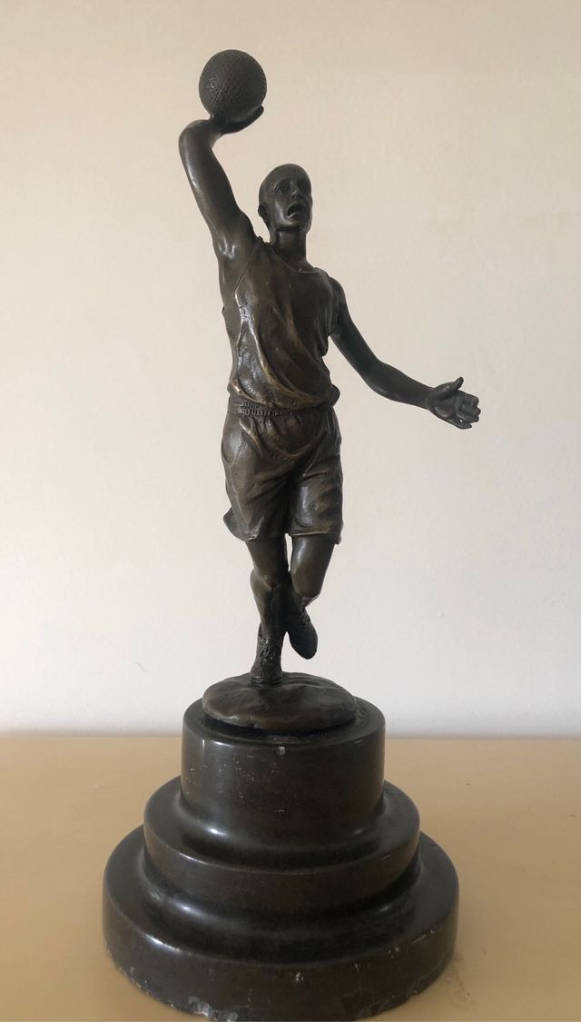 Escultura bronce firmada MILO