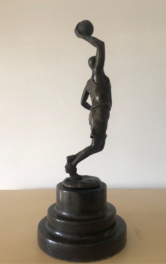 Escultura bronce firmada MILO