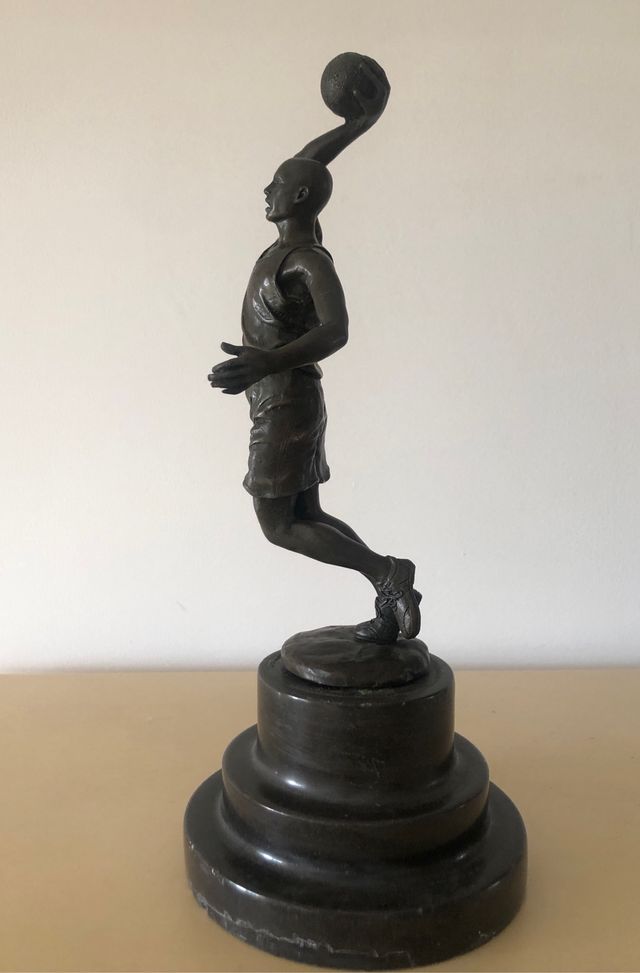 Escultura bronce firmada MILO