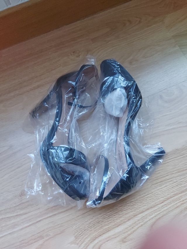 Sandalia de tacón alto