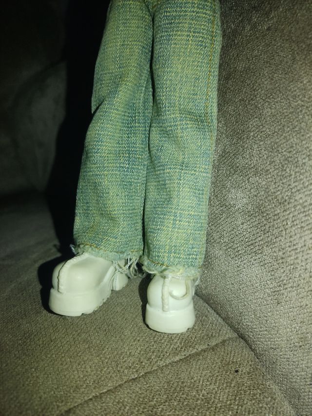 Muñeca Bratz negra.