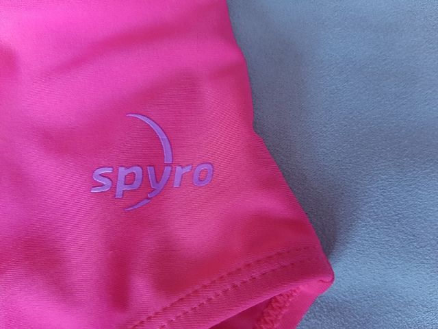 Conjunto bañador y gorro piscina niña