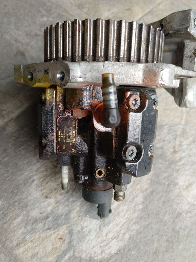 Bomba inyectora renault