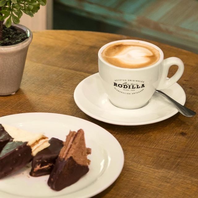 Se necesita camarer@