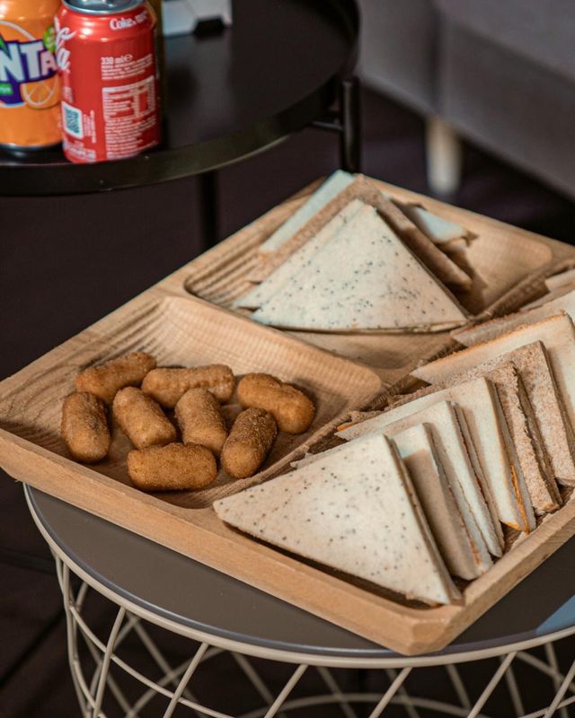 Se necesita camarer@