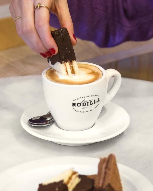 Se necesita camarer@