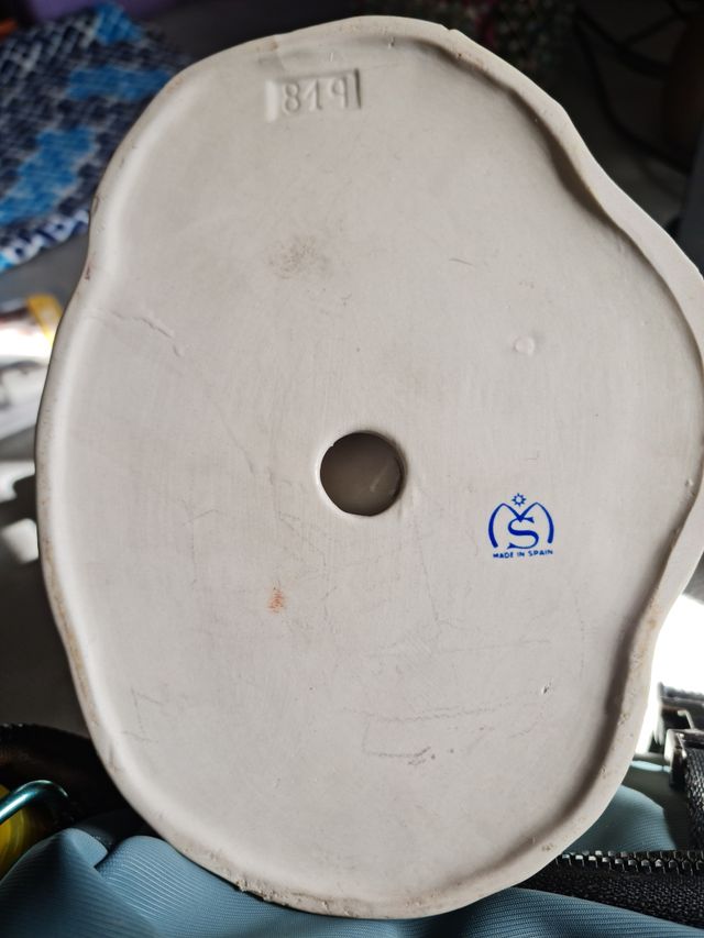 figura porcelana SALVADOR MALLOL con n° de serie