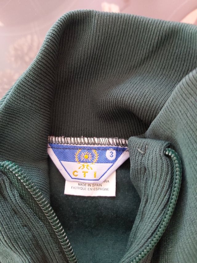 Chándal Ejército Español de segunda mano por 25 EUR en Valencia en WALLAPOP