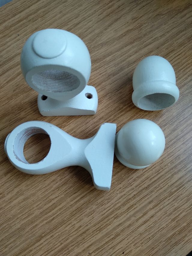 Soportes cortinas de madera