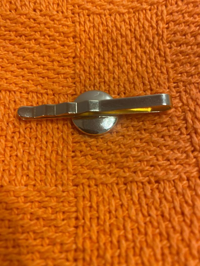 LOTE DOS PISACORBATAS DE PINZA, COMO NUEVO