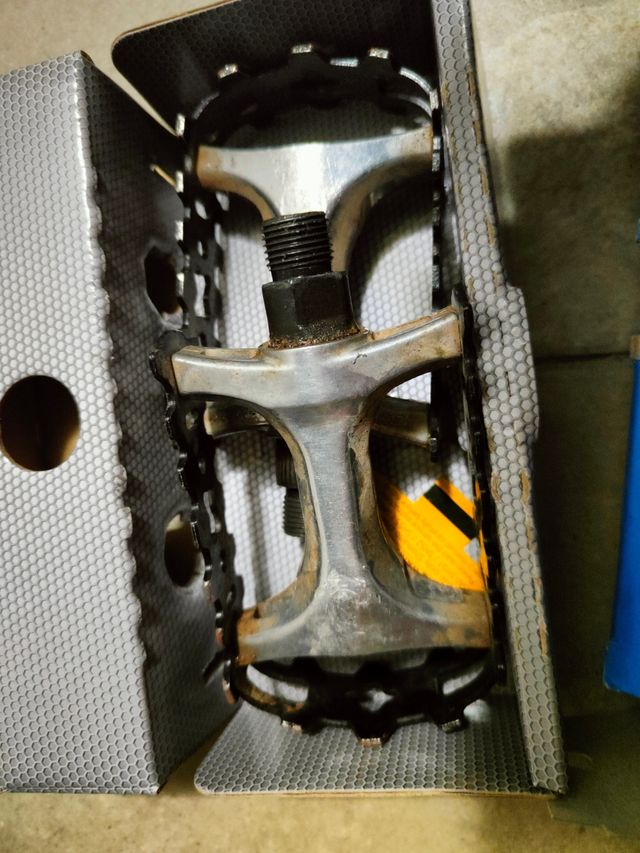 pedales planos Shimano