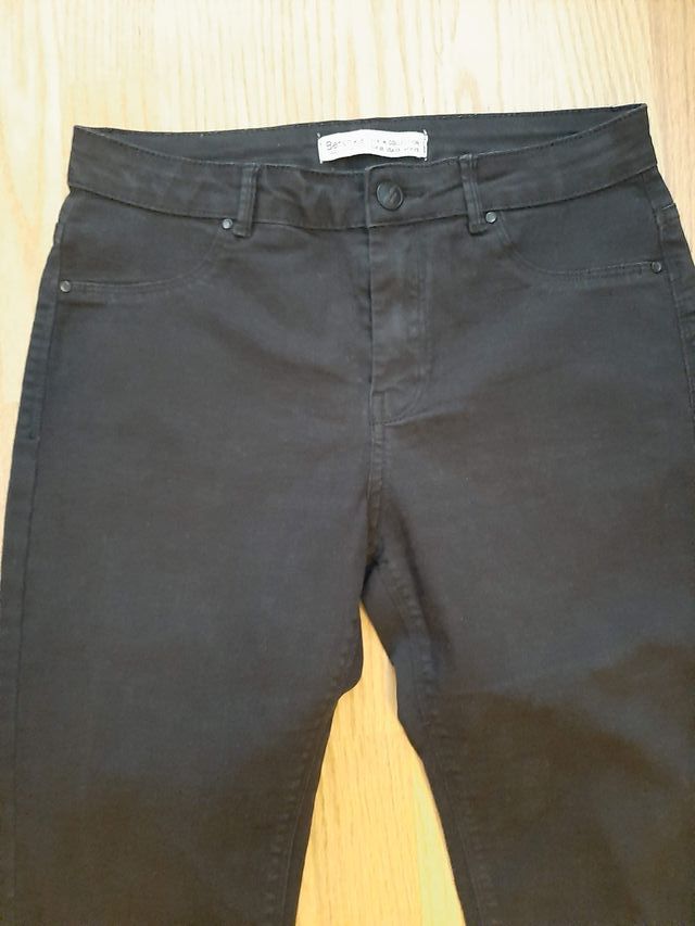 Pantalón vaquero negro Bershka