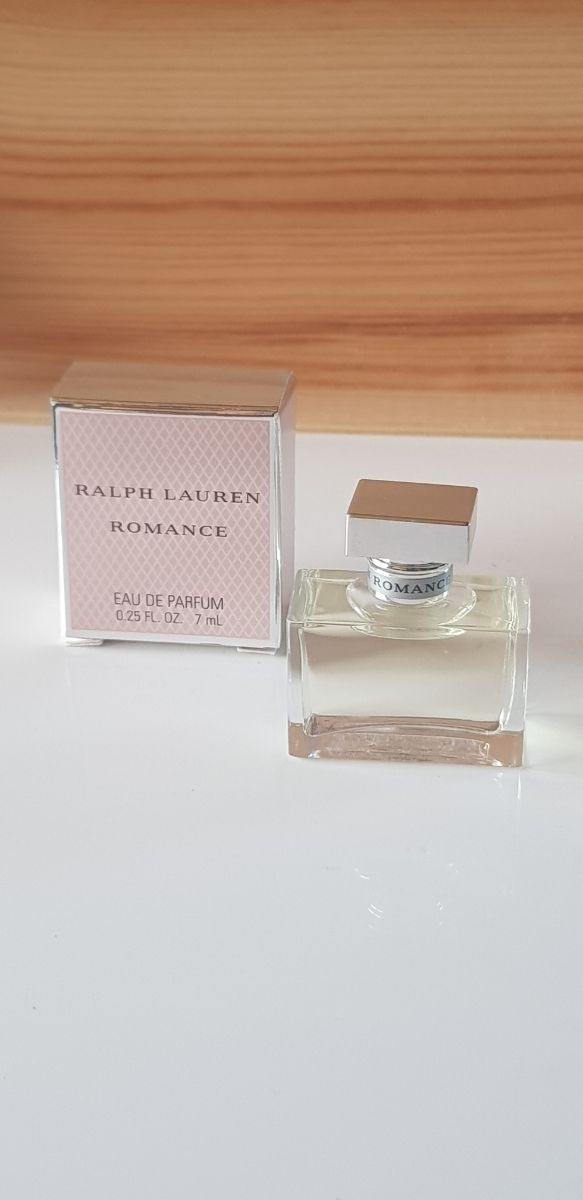 Miniatura de perfume Romance Ralph Lauren.