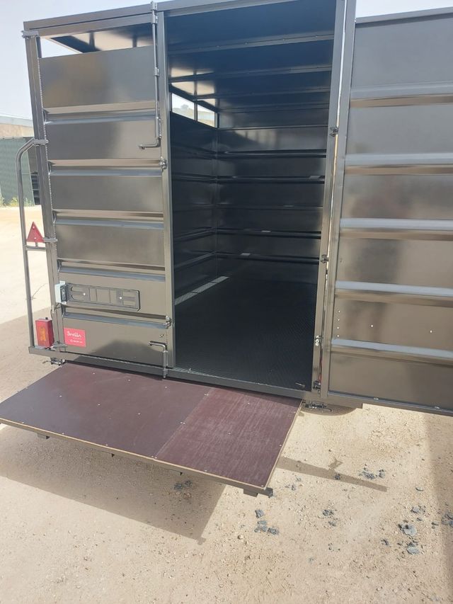 Remolque ganadero  Remolques para ganado