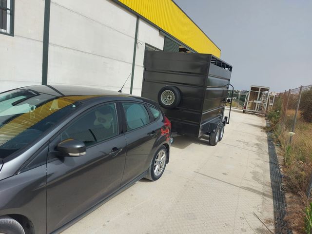 Remolque ganadero  Remolques para ganado