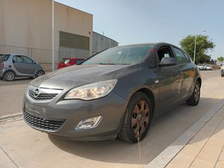 Opel Astra J Enjoy 2011