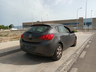Opel Astra J Enjoy 2011