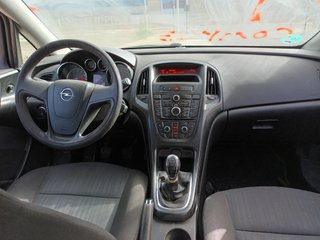 Opel Astra J Enjoy 2011