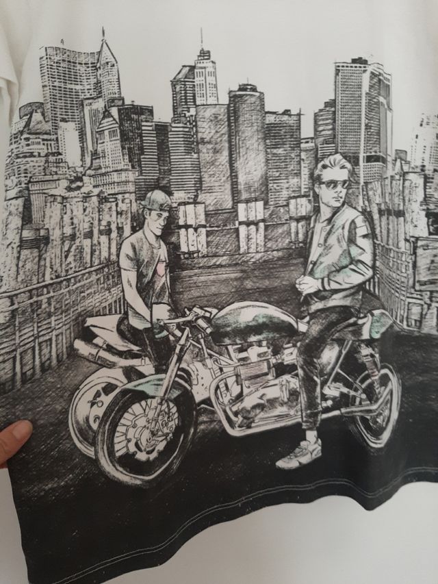 t-shirt a manica corta