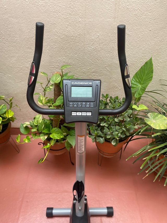 Bicicleta estática Cadence gran calidad
