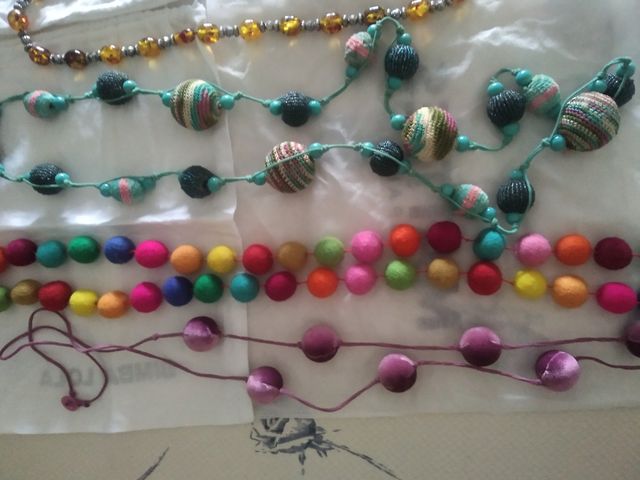 Collares distintos modelos.Precio por unidad.