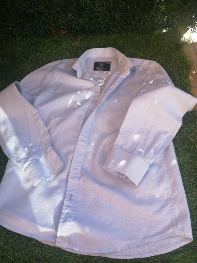 camisa talla 11 /12. Marca Tizzas