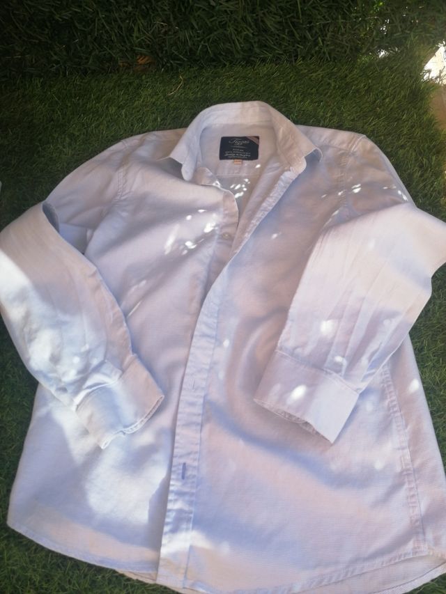 camisa talla 11 /12. Marca Tizzas