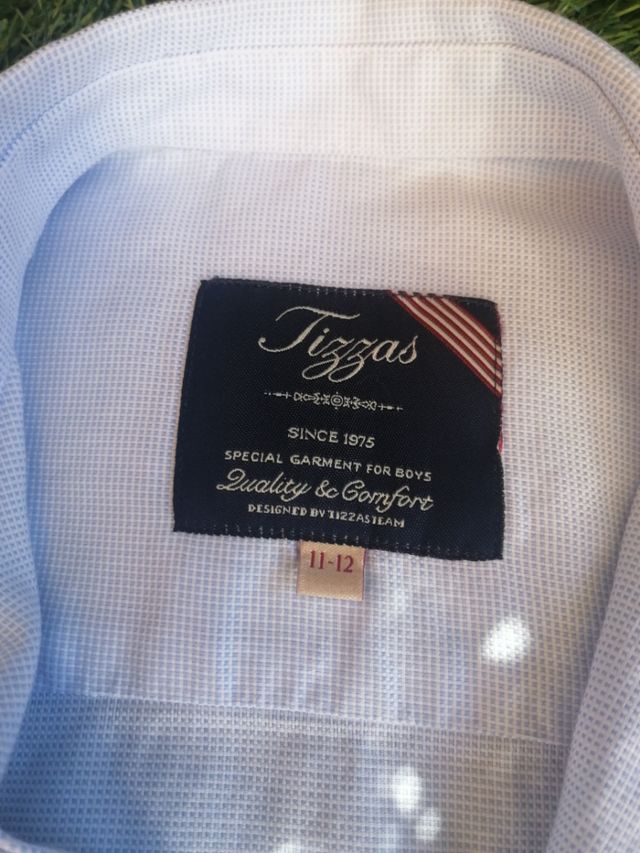 camisa talla 11 /12. Marca Tizzas