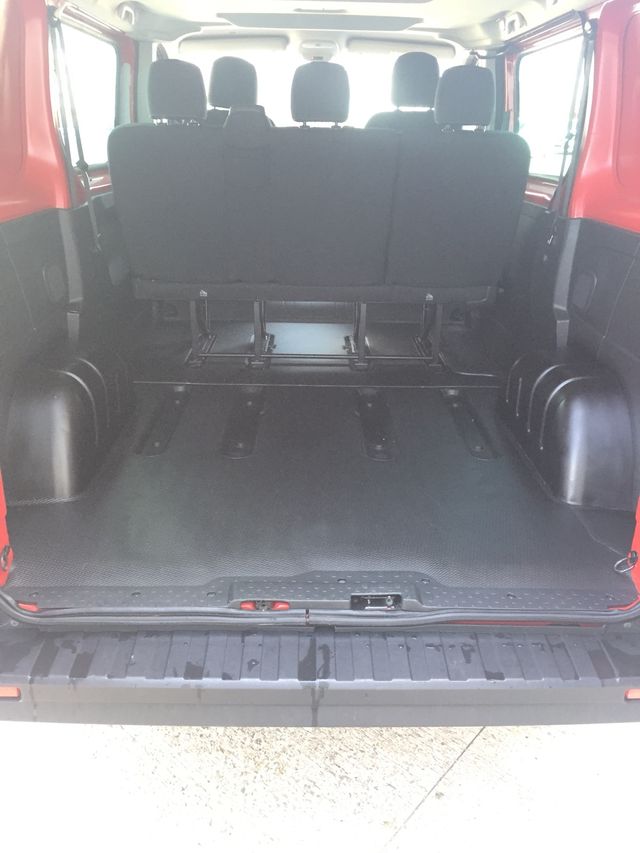 Renault trafic 1.6 tdi 125cv igual que vivaro