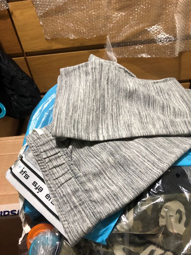 Pantalón de chándal gris