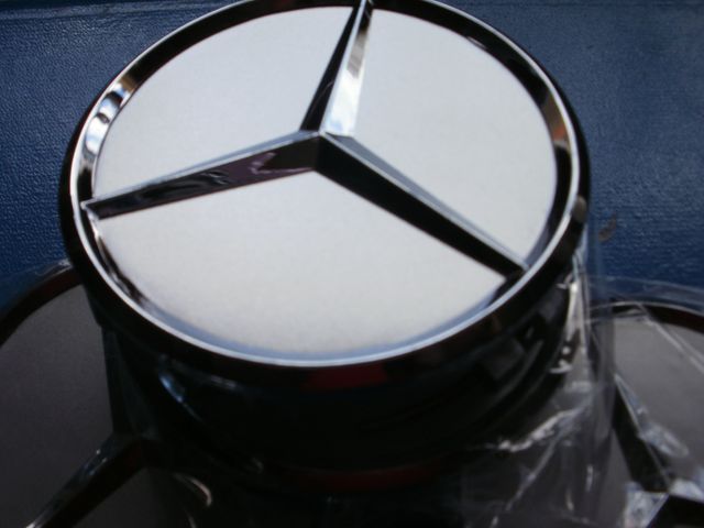 Tapacubos Mercedes 75 mm no original