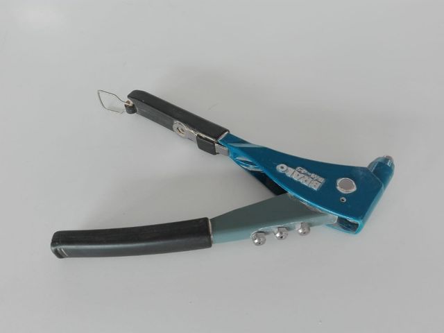 Lote Remachadora y accesorios